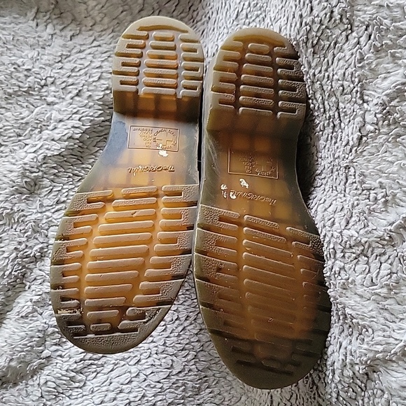 Dr Martens Boots - black leather with elastic laces - Picture 5 of 9